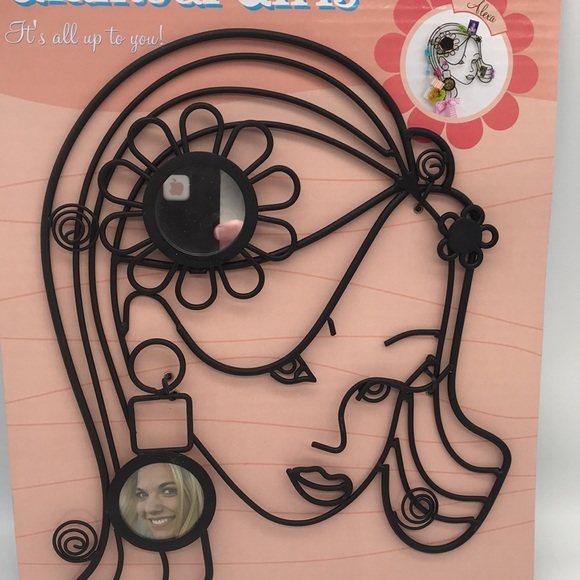 Vintage Alexa Flip Wire Wall Frame Sculpture “Glamour Girls” purchased in 1998 - Picture 2 of 7